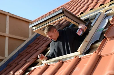 Pose de fenêtres de toit Velux à Taponas